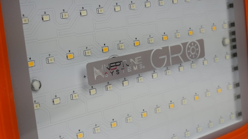 GRO Light with Pipe Mount Bracket